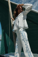 İşlemeli denim pantolon